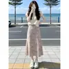 Vibe Suave Estilo Coreano, Top Texturizado de Manga Curta Slim-Fit, Saia Rosa Floral de Cintura Alta, Conjunto de Duas Peças para Mulheres