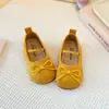 Zapatos Pequeños de Cuero para Niñas 2025 Primavera y Otoño Nuevos Zapatos de Princesa para Actuación Infantil Zapatos para Bebés Planos con Suela Suave y Moño