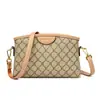 Bolso de Hombro Cruzado Versátil de Diseño de Nicho Transfronterizo para Mujer 2026 Nuevo de Alto Valor Lujo Ligero Estampado Retro Bolso de Hombro Cruzado