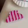 Presilha de Garra Listrada Colorida Estilo Coreano Clipe de Tamanho Médio de Alta Qualidade Presilha de Cabelo para Mulheres Parte de Trás da Cabeça Clipe de Tubarão Pequena Presilha de Garra Acessórios de Cabelo