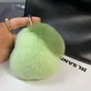 Lindo colgante de llavero de coche de peluche de pera de dibujos animados, decoración grande de pera para bolso de imitación de pelo de conejo rex