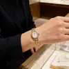 Reloj Mia de Acero Transfronterizo para Mujer, Pequeño Reloj Dorado Incrustado con Diamantes y Estrellas, Exquisito y Sencillo Reloj de Mujer con Esfera Pequeña de Nácar