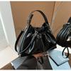 Bolso de Cadena de Moda de Nicho para Mujer 2024 Nuevo Plegado Elegante Portátil Bolso de Hombro de Gama Alta Nubes Bolso Cruzado Moderno