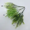 Planta Verde Artificial Transfronteiriça Grama Plástica de 5 Pontas Pinheiro Nebuloso Alecrim Gerânio Samambaia Persa Eucalipto Decoração de Divisória