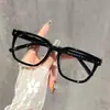Óculos Quadrados Vintage com Armação Preta para um Look Natural, Adequados para Rostos Quadrados e Redondos, Fazem o Rosto Parecer Menor, Óculos Sem Grau, Podem Ser Personalizados com Lentes de Grau, Frete Grátis K