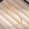 Pulseira Fina Aberta de Zircônia Cúbica para Mulheres, Pulseira Fina de Argola Dourada sobre Prata de Luxo Leve Simples, Joia de Pulseira Fina Empilhável de Celebridade da Internet