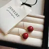 Estilo francês simples nicho design sentido realmente muitos brincos de pérola cinza cânhamo feminino C- brincos em forma de gancho de orelha feminino