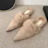 Chinelos Peludos Bico Fino Estilo Coreano para Mulheres, Uso Externo, Novo Estilo 2026, Inverno, Estilo Wanwan, Com Pelúcia, Salto Grosso, Bico Fechado, Chinelos de Algodão