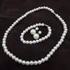 Conjunto de Collar, Aretes y Pulsera de Perlas Más Vendido Transfronterizo, Conjunto de Tres Piezas con un Toque de Lujo, Cadena para el Cuello, Cadena para la Clavícula y Conjunto de Accesorios