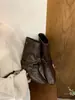 Botines de Tacón Bajo Estilo Coreano para Mujer Otoño Invierno 2026 Nuevos Botas Retro de Nicho para Pierna de Pantalón Gamuza Punta Fina Caña Corta Botas de Monta