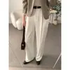 Os tamanhos foram atualizados. Calças casuais simples, de nicho, versáteis para o trajeto, de cintura alta, modeladoras, com bolso duplo, fluidas, de perna reta