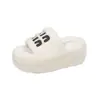 Pantuflas Peludas de Suela Gruesa para Mujer, Moda Otoño e Invierno 2026, Pantuflas de Algodón Slip-On de Pelo Rizado con Letras