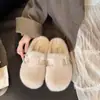 Fivela de cinto de pelúcia da moda 2026, pantufas peludas outono e inverno para mulheres, novas pantufas de algodão com sola grossa, para usar ao ar livre
