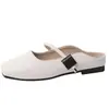 Mules Slip-On da Moda para Mulheres, Novo Estilo Primavera/Verão 2026, Meio-Chinelos Fechados Planos para Uso Externo