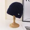Nuevo Gorro de Felpa Estilo Japonés para Mujer, Cálido para Otoño e Invierno, Tejido de Color Sólido, Gorro Simple Versátil, Gorro de Punto para Proteger Orejas, Moderno