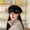 Chapéu Octogonal Retrô Estilo Britânico Outono e Inverno para Mulheres com Fivela de Couro Estilo Coreano Casual Versátil Chapéu de Jovem (Newsboy) com Aba Larga para Afinar o Rosto