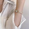 Pulsera de Concha Gris Natural para Mujer Estilo Francés Retro Sentido del Diseño Nicho Multicapa Apilada Pulsera Magnética Pulsera de Nueva Llegada