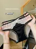 Encuentro con Hermosa Ropa Interior de Encaje Satinado 'Sexy' para Chicas sin Marcas Transpirable Bragas de Puro Deseo Caja de Explosiones