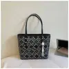 Mochila Tote de Mão Estilo Étnico Novo Verão 2026, Aparência Sofisticada, Estilo Nacional, Bolsa de Ombro Grande Capacidade Feminina Personalizada