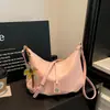 Bolso de Axila con Textura de Cuero Suave para Mujer 2026 Nueva Moda Bolso Simple Tipo Dumpling Gran Capacidad Bolso Cruzado Casual para Ropa de Trabajo