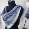 Pañuelo Triangular de Seda para Mujer, Nuevo Estilo Primavera y Verano, Pañuelo de Seda Estampado Retro, Chal Versátil, Pañuelo de Protección Solar, Moderno y Elegante