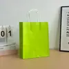 Vendas diretas de fábrica: sacolas de papel kraft feitas sob medida, incluindo sacolas de compras (tote bags), sacolas de presente para o Festival do Meio Outono e sacolas de embalagem para viagem de café/bebidas, disponíveis para atacado