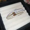 Pulseira Europeia e Americana Transfronteiriça com Diamantes Incrustados, Irregular, Multicamadas, Contas e Pérolas, Pulseira Fashion e Elegante, Joia de Luxo Leve e de Alta Qualidade
