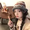 Chapéu de Lã Tricotado à Mão com Padrão Fair Isle Colorido Misturado Estilo Coreano para Mulheres, Chapéu Quente de Inverno com Barra Rebatida Protegendo as Orelhas