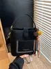 Bolso Retro para Mujer 2025 Nuevo Otoño e Invierno Nicho Hombro Único Cruzado Cubo Gran Capacidad Tote Bolso de Mujer