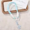 Correa de mano tejida hecha a mano para teléfono con doble hebilla, flores acrílicas y colgante de llavero con cuentas, accesorio de correa para la muñeca anti-pérdida