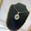 Colgante de piedra de uva natural semilla de hielo fluorescente plata 925 incrustación de precisión piedra principal 7*8mm piedra de uva natural