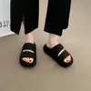 Sandalias de punta abierta, versátiles negras de suela gruesa para aumentar altura sin cordones para mujer, para uso exterior en verano, nuevo estilo de moda 2026, adecuadas para combinar con faldas