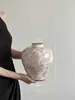 Vaso de Cerâmica Retro Porcelana Azul e Branca Ornamento para Sala de Estar, Jarra de Cerâmica para Arranjo de Flores, Decoração de Luxo Leve, Recipiente para Flores Estilo Chinês Novo, Pequeno
