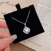 Collar con colgante geométrico súper elegante y sofisticado con circonita microincrustada, una cadena de clavícula minimalista y versátil para mujer, un toque de lujo
