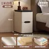 2025 Nuevo Modelo Pequeño para Hogar Dormitorio Estilo Vintage Crema Simple Moderno Gabinete de Almacenamiento Sin Instalación Madera Maciza Mesita de Noche
