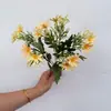 Crisântemo Artificial de 6 Galhos Flor Artificial Pequeno Buquê Fresco Flor Artificial Arranjo de Cena Estúdio Fotográfico Adereços de Foto Materiais de Flores Transfronteiriços
