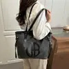 Bolsa de Ombro Grande Capacidade Estilo Europeu e Americano para Mulheres 2026 Nova Casual Elegante com Cores Contrastantes e Zíper Único Bolsa Tote