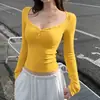 Camiseta de manga larga con cuello en forma de corazón para mujer, corte ajustado, favorecedora, camiseta de hombro normal para mujer, top básico elegante y versátil de manga larga para principios de otoño para mujer