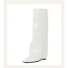 Botas Femininas Novas Outono/Inverno 2026 Bico Quadrado Salto Anabela Botas de Cano Alto Botas para Calça Cor Sólida Simples Moda Puxar Moda Botas