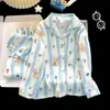 Conjunto de loungewear infantil estilo lapela, tecido fino para primavera e outono, cardigã de manga longa, pijama de algodão estilo coreano com estampa de nuvens para meninas