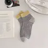 Meias de Primavera e Verão Meias Listradas de Cano Médio para Mulheres Estilo Academia Japonesa Meias com Babados Color Block Meias Curtas de Algodão Puro Meias para Mulheres Atacado