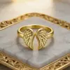 Anillo Exagerado Minimalista de Ala de Paloma de la Paz Europeo y Americano, Anillo de Moda Vintage Tendencia, Exquisito Tacto de Alta Gama, Joyería Transfronteriza