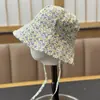 Sombrero de pescador doble cara floral lindo y dulce de verano para mujer, ala ancha para protección solar, casual y adelgazante, moderno sombrero de pescador pequeño