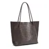 Bolso tote tejido de cuero genuino transfronterizo de gran capacidad para mujer, bolso de hombro para el día a día, modelo nuevo 2026 simple y elegante
