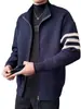 Nuevo Cárdigan de Punto con Cuello de Color Contrastante y Cremallera para Hombre Otoño e Invierno 2024 Moda Coreana Suéter Chaqueta de Tres Rayas Versátil