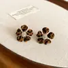 Pendientes de borla con carcasa de madera marrón transfronterizos europeos y americanos, pendientes de estilo vintage Maillard, pendientes de mujer de lujo ligero de alta gama