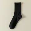 Calcetines Hombre Deportivos Primavera Otoño Calcetines de Media Pantorrilla Estilo Pareja Anti-olor Absorbentes de Sudor Calcetines Largos Calcetines de Algodón para Mujer Venta al por Mayor Industria del Calcetín Zhuji
