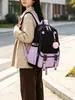 Mochila moderna em duas cores com pingente de pompom fofo, fivela de tira, mochila escolar em estilo feminino, grande capacidade e mochila durável
