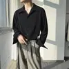 Elegante Camisa de Manga Larga con Rayas Verticales para Hombre, Corte Holgado, Top Versátil Casual, Camisa de Moda en Blanco y Negro