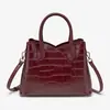 Bolsa tote grande de 2026 na cor vinho com estampa de pedra, adequada para o trabalho e viagens, com um design estiloso e elegante, perfeita como bolsa de mão para noivas em casamentos
